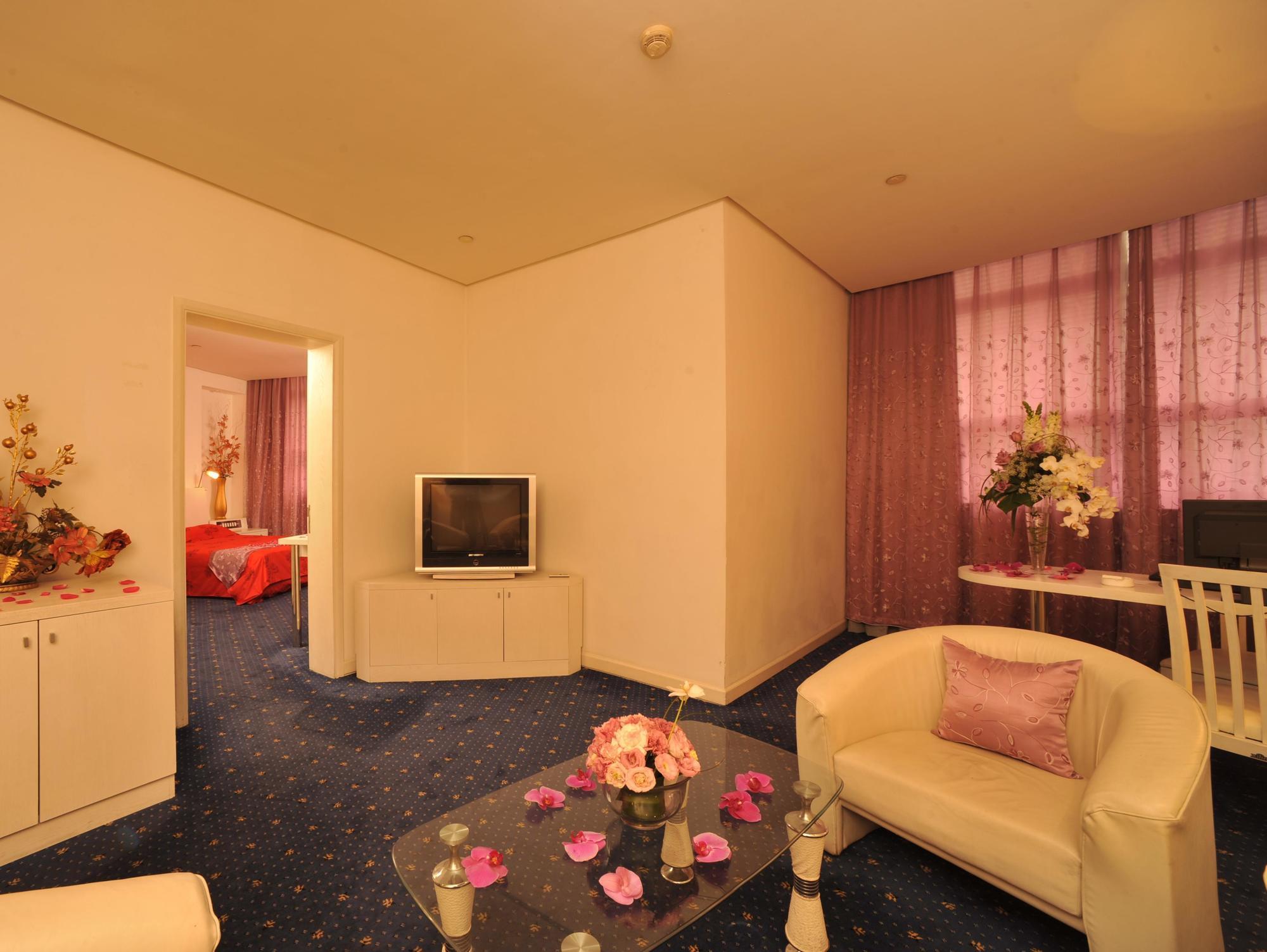 ชางไฮ โนเบิลเซ็นเตอร์ Hotel เซี่ยงไฮ้ ภายนอก รูปภาพ