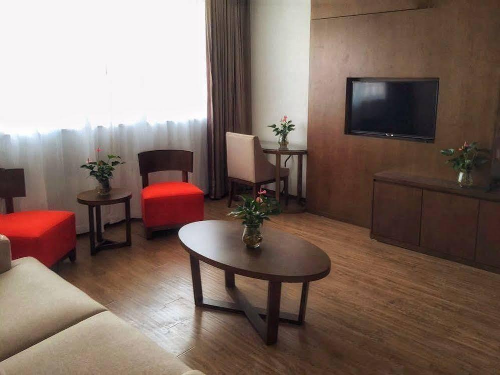 ชางไฮ โนเบิลเซ็นเตอร์ Hotel เซี่ยงไฮ้ ภายนอก รูปภาพ