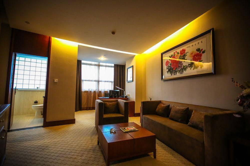 ชางไฮ โนเบิลเซ็นเตอร์ Hotel เซี่ยงไฮ้ ภายนอก รูปภาพ